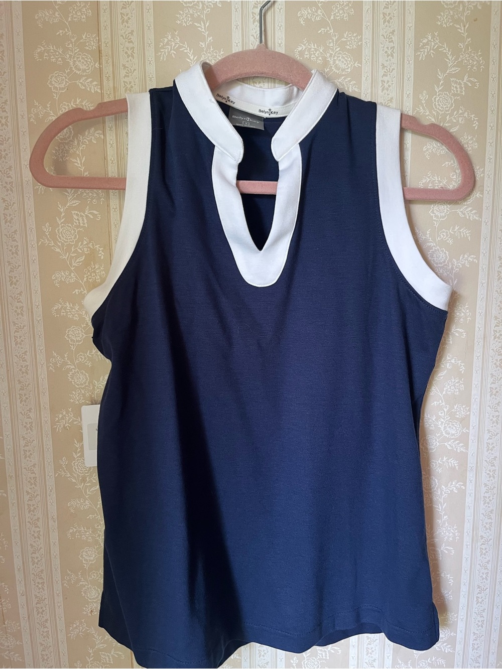 Golfcore Luxury Belyn Key Sleeveless Navy & White Golf Top NWT - Women’s Small